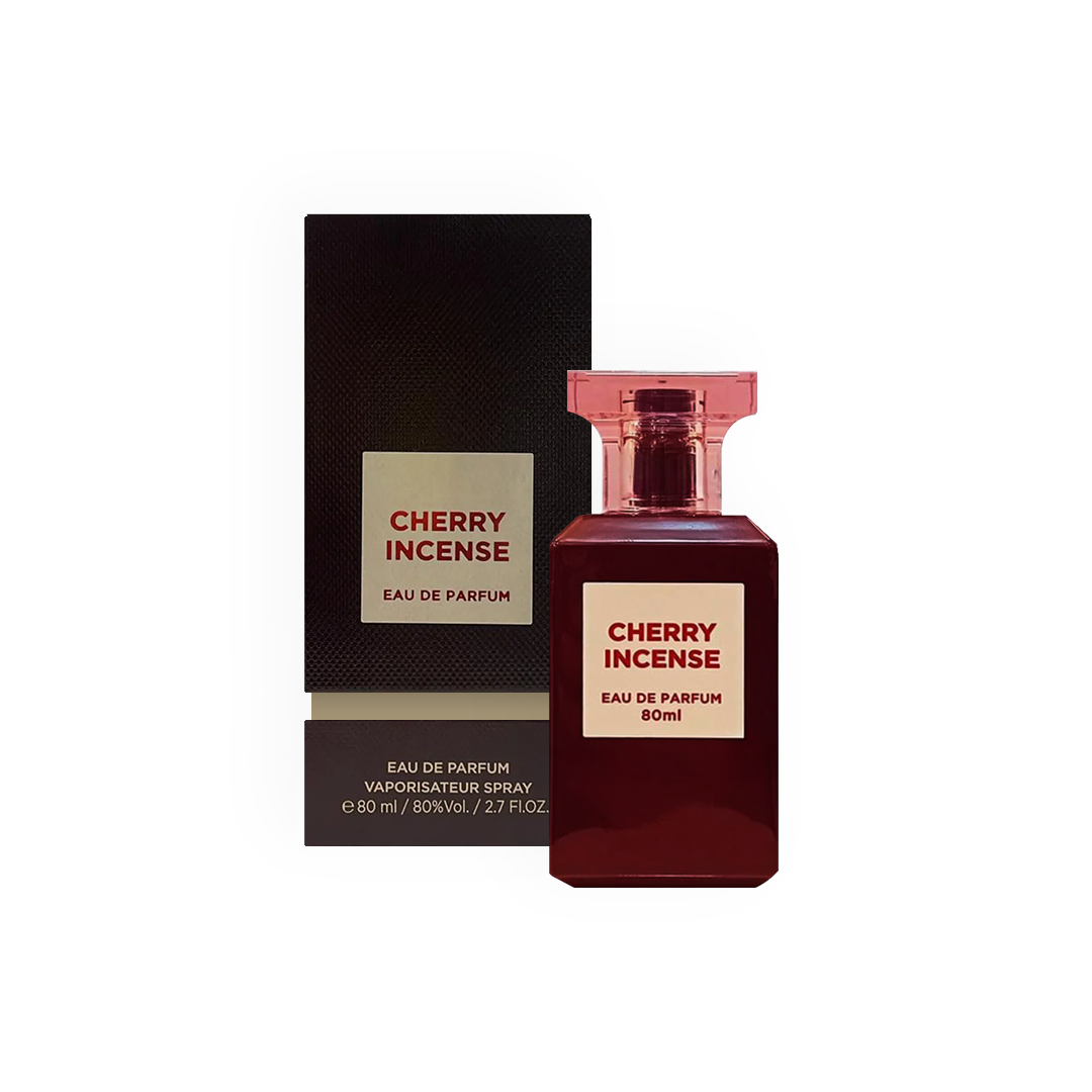 Eau de Parfum Cherry Incense 80ml par Fragrance World, boîte noire texturée avec flacon rouge.