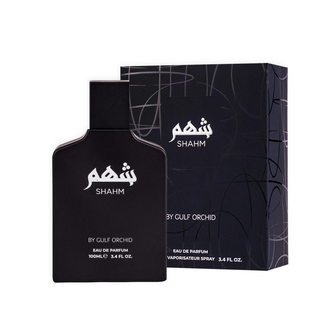Eau de Parfum Shahm 100ml par Gulf Orchid, flacon noir élégant accompagné de sa boîte assortie avec écriture arabe et anglaise en blanc.